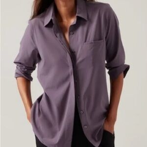 NWT Athleta Urbanite Violet Dusk Top! Excellent condition!